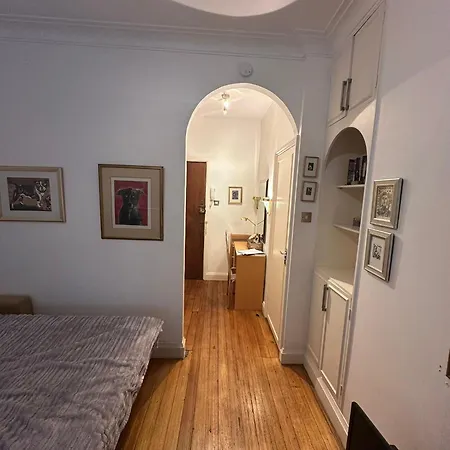Marylebone, Oxford Street Apartment